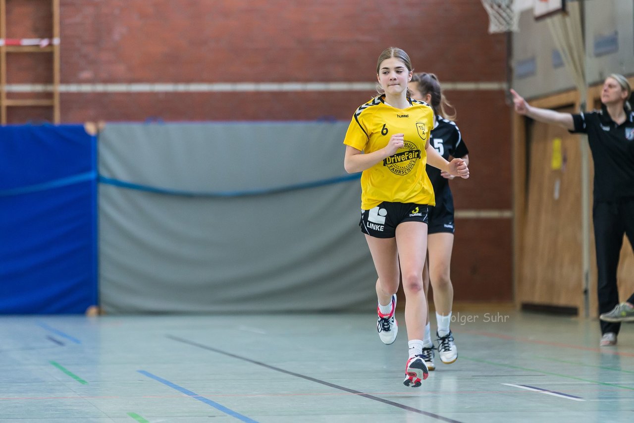 Bild 209 - B-Juniorinnen Bramstedter TS - TSV Altenholz : Ergebnis: 17:16